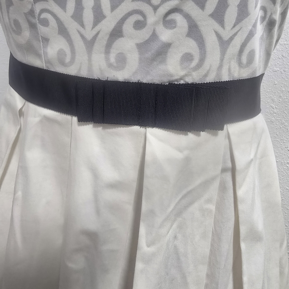 Elegant Strapless Black and White Dress - Picture 7 of 7